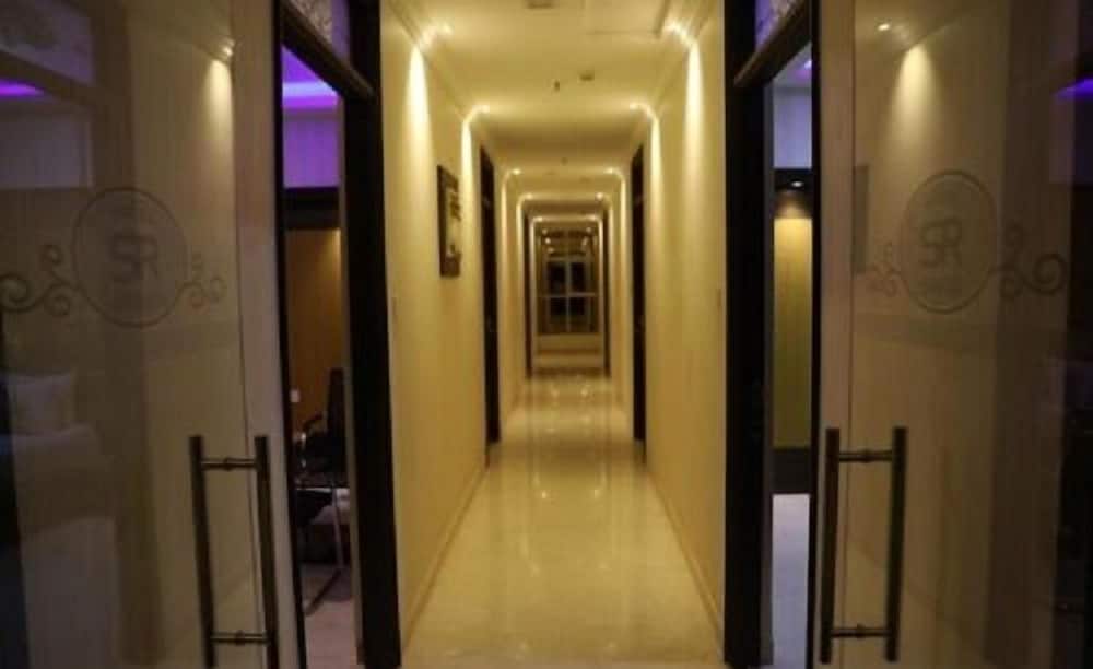 Фото Iroomz Hotel Sr Grand