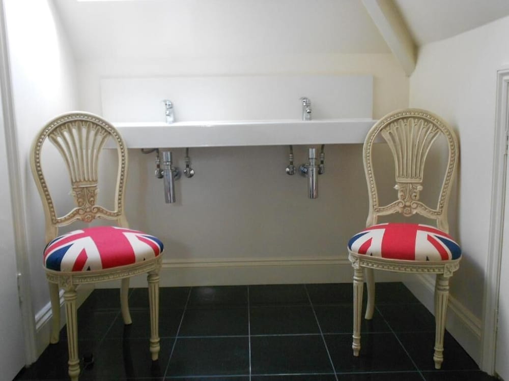 Фото Mapesbury Hostel