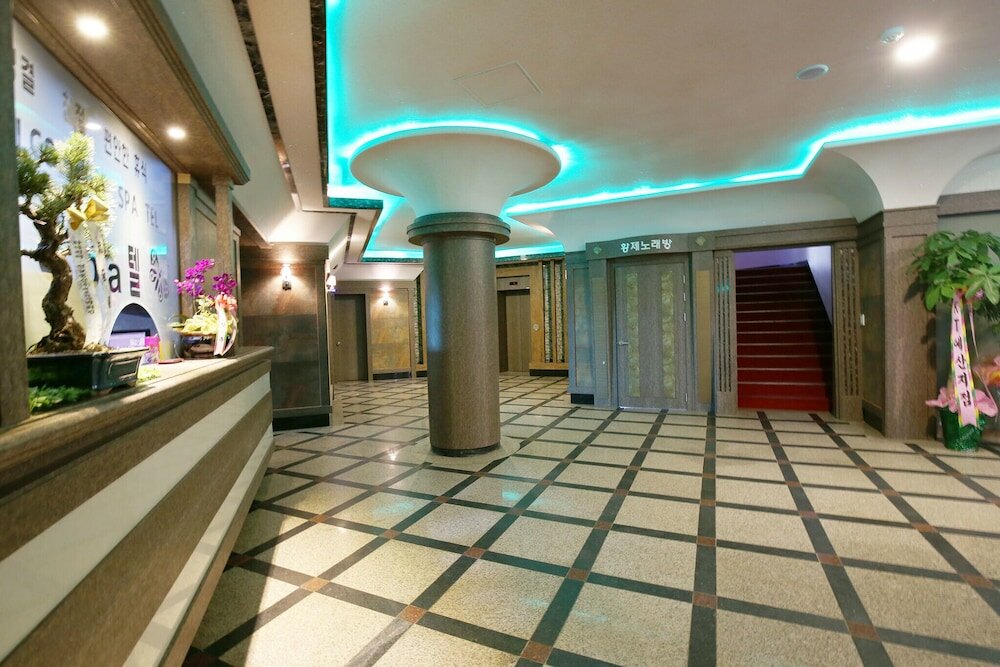 Фото отеля 2