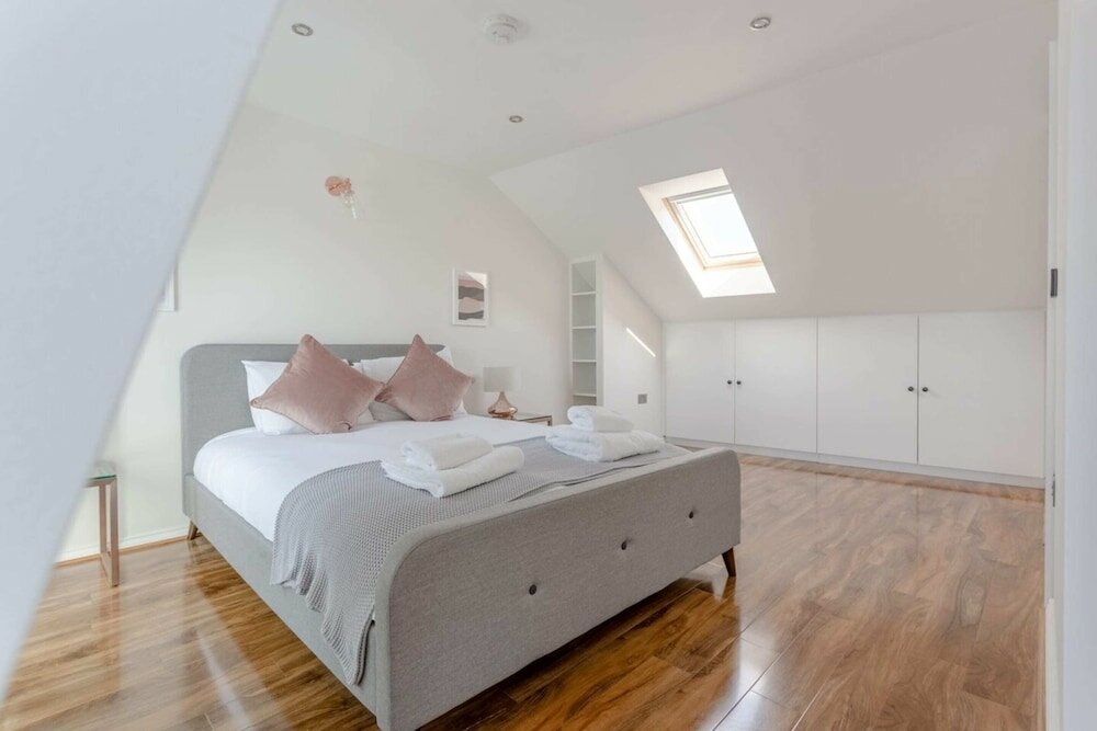 Фото Stunning 3 Bedroom 2 Bath in Fantastic Location