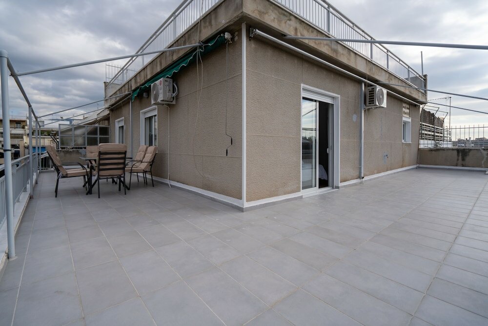 Фото Athens Hideout apt with rooftop