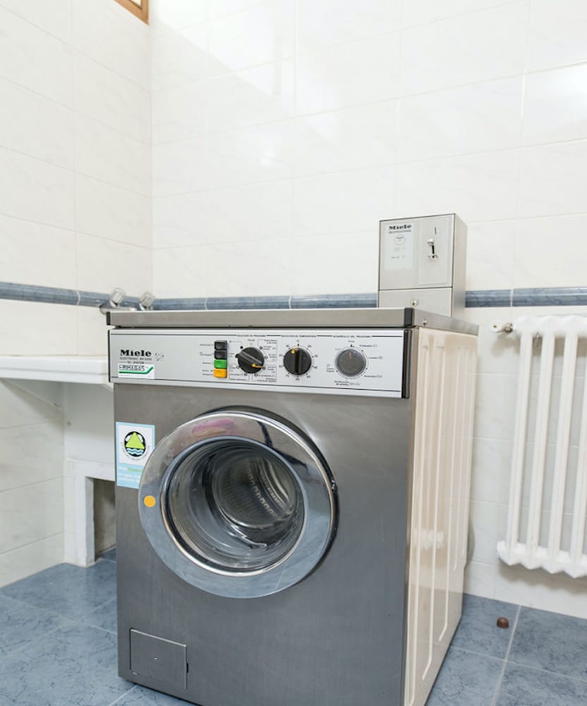 Фото Ensuite Rooms for Women Only - Leon