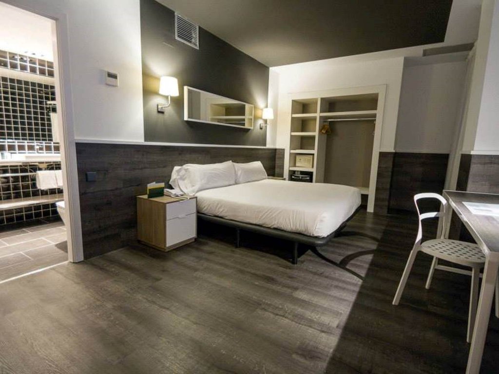 Фото Hotel Paral·lel