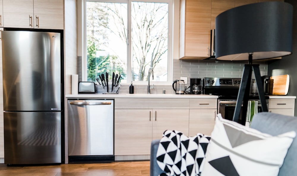 Фото Sky Mark Lux 2 - Seattle's Best Modern 3bd HomeTel