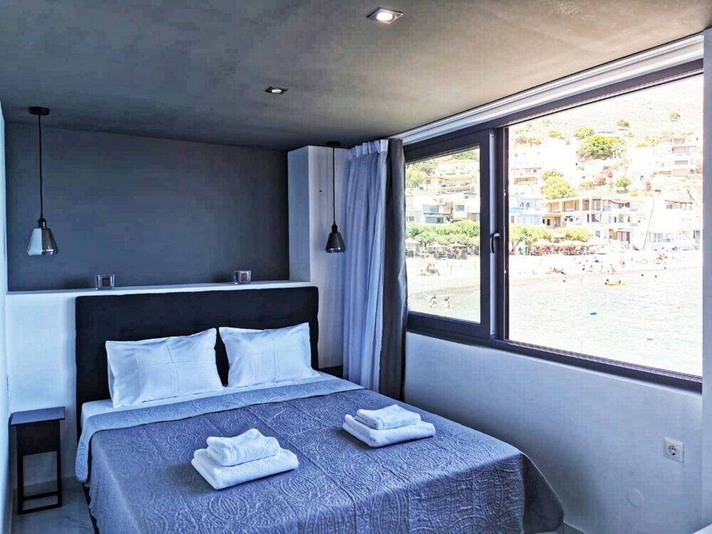 Фото Sunrise Luxury Seaside Apartment