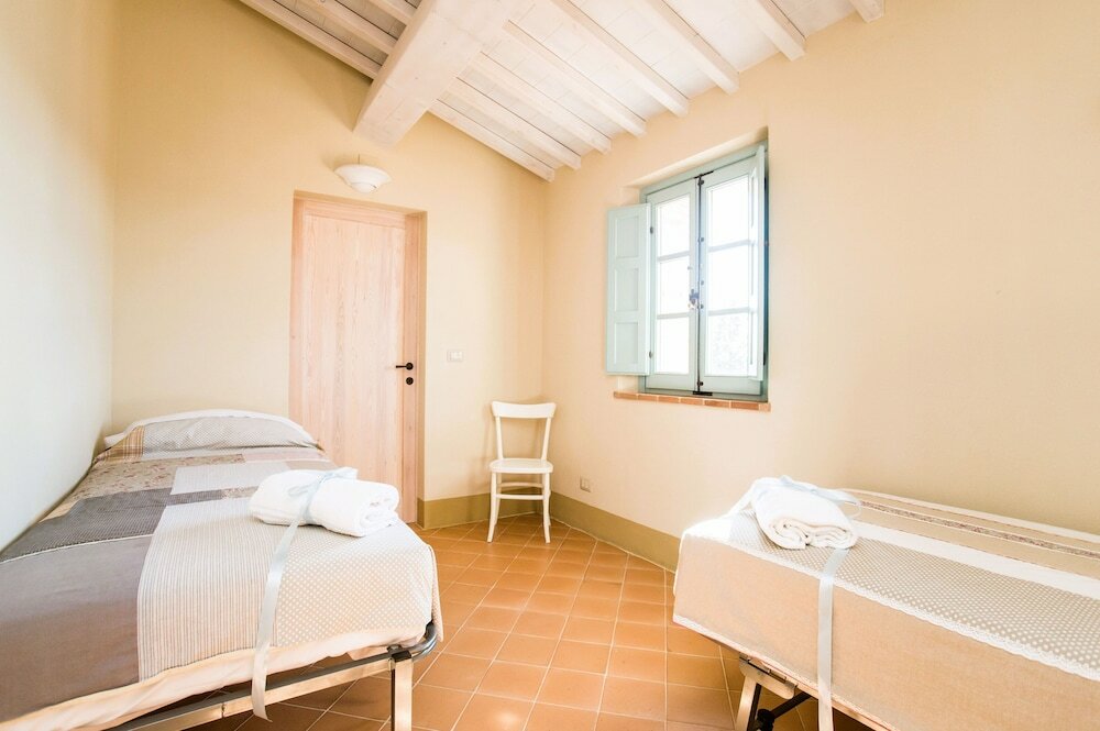 Фото Luxury resort in the Tuscan countryside