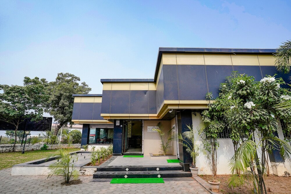 Фото Fabhotel Hi Way Resort