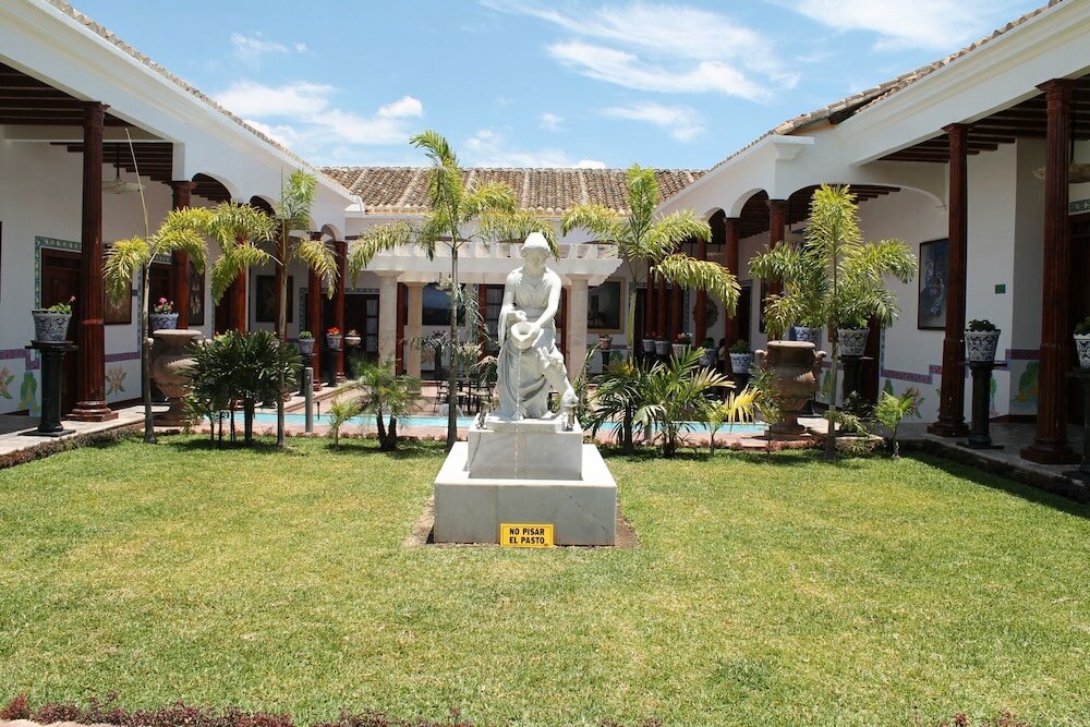 Фото отеля 1