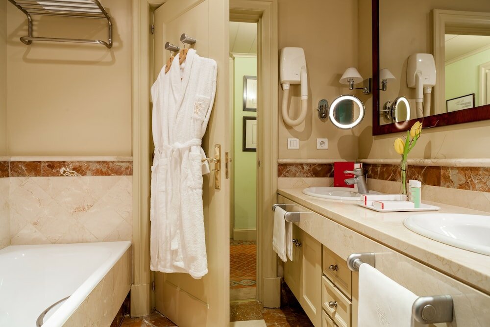 Фото Wellington Hotel & SPA Madrid