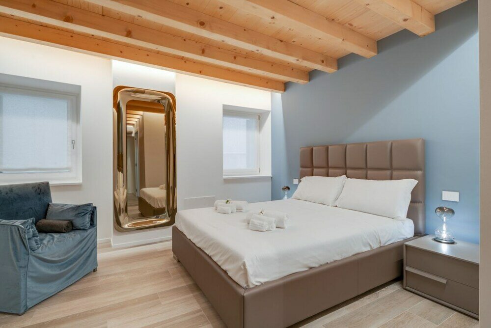 Фото Luxury & Charming Piazzetta San Giorgio Apartments