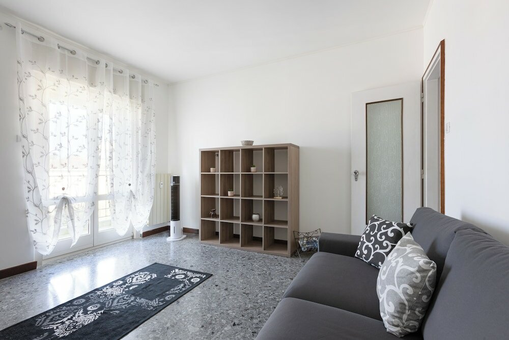 Фото The Black Swan