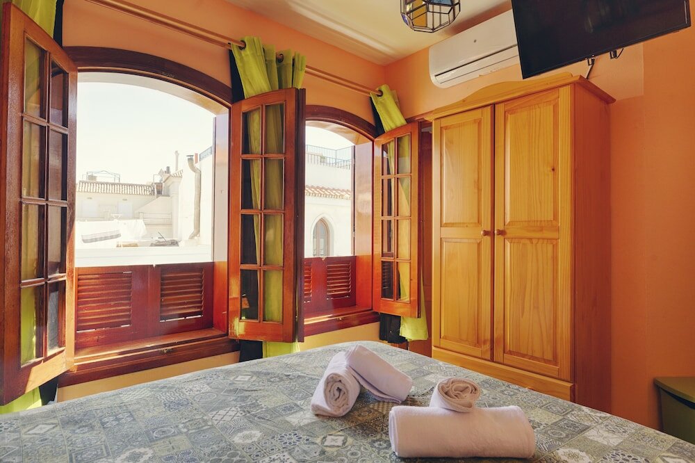 Фото Charming Nerja Hostel