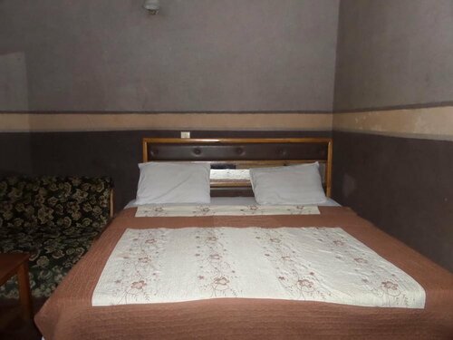 Гостиница Peaceland Hotel Somulu в Лагосе