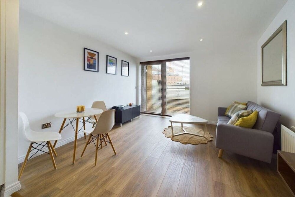 Фото The Battersea Sanctuary - Classy 1bdr Flat With Terrace