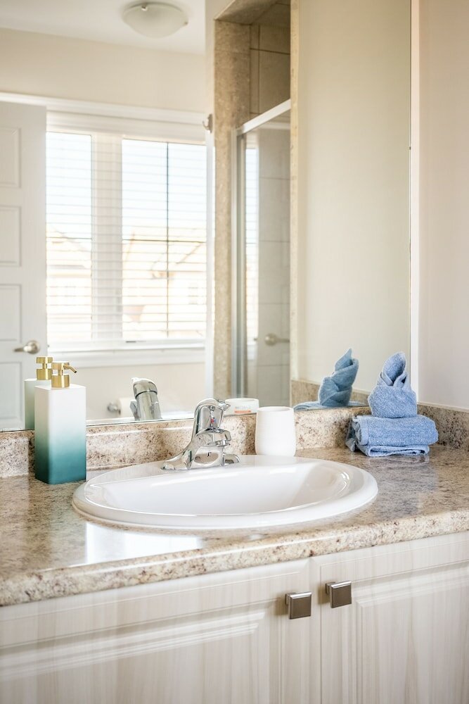 Фото New 3br Townhouse, Minutes to Niagara Falls and Brock University by Globalstay