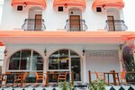 Side Walk Boutique Hotel