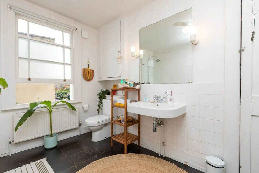 Фото Beautiful 2 Bedroom Townhouse With Garden in Kentish Town