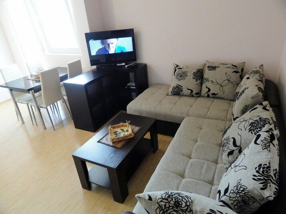 Фото Apartments Holiday Budva