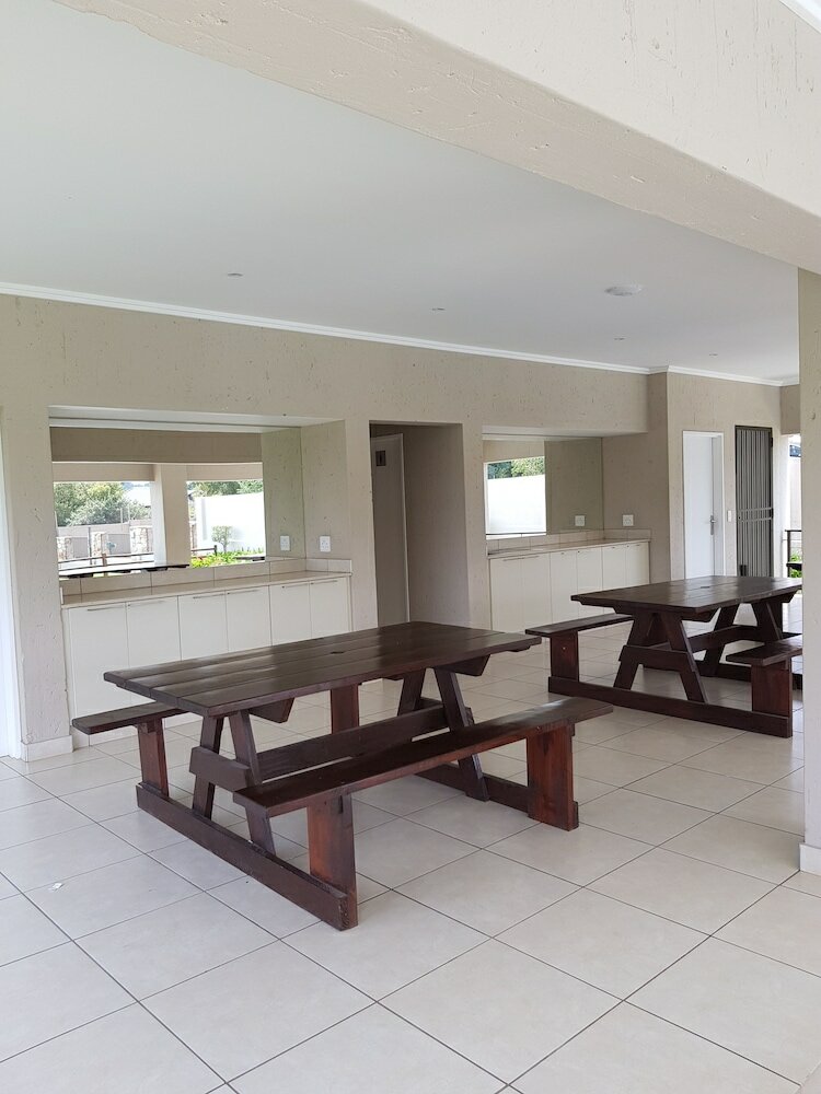 Фото Nova Luxury Suites Saratoga 112