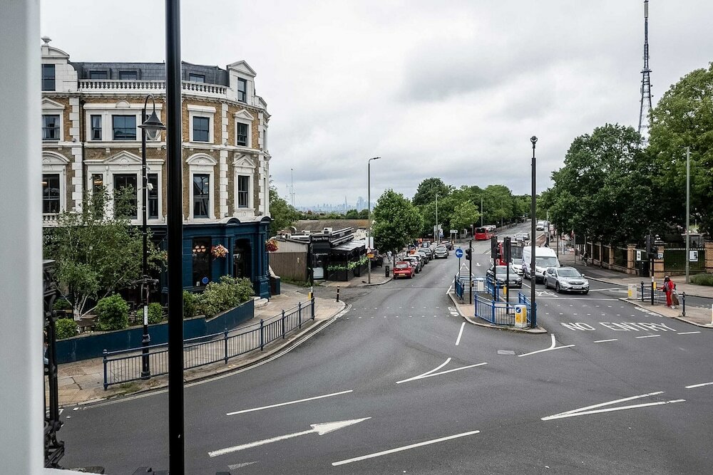 Фото Crystal Palace Residence I