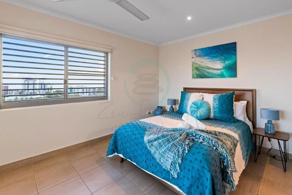 Фото Signatures on Woods - Pinnacle