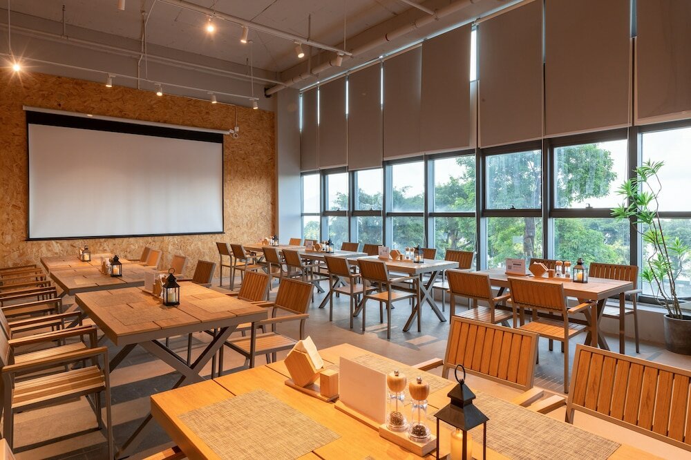 Фото Poltton International Hotel