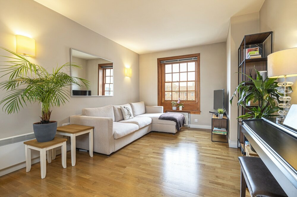 Фото Peaceful Putney Apartment by Underthedoormat