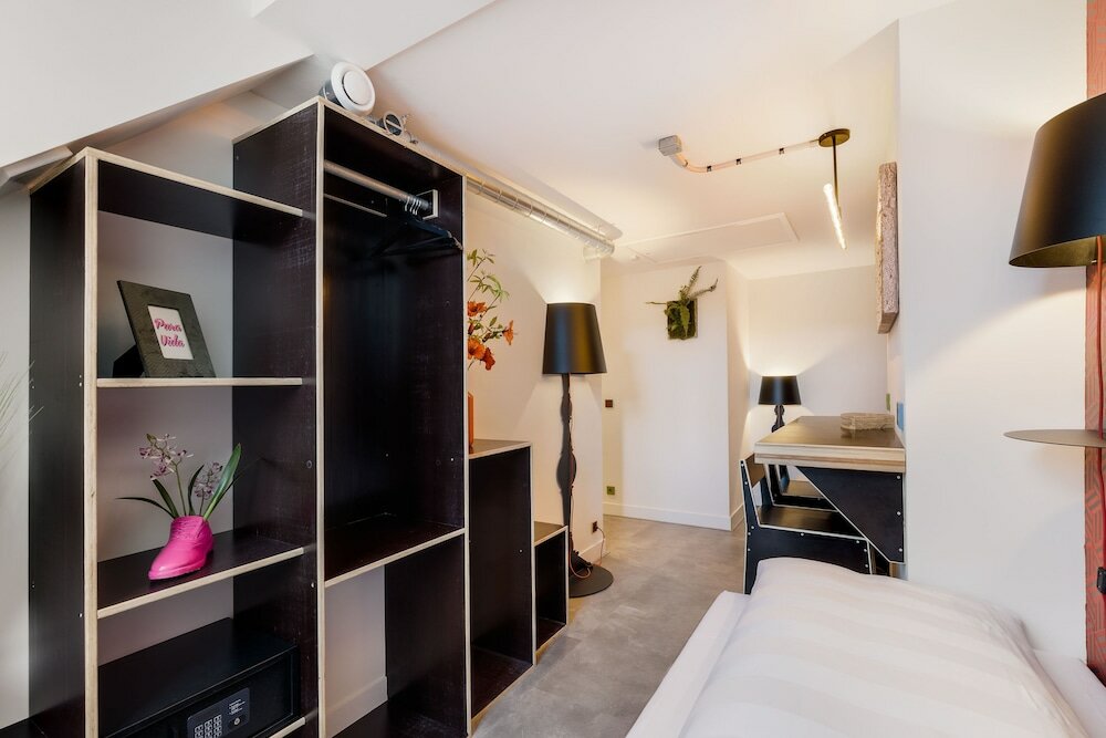 Фото The Monument Hotel