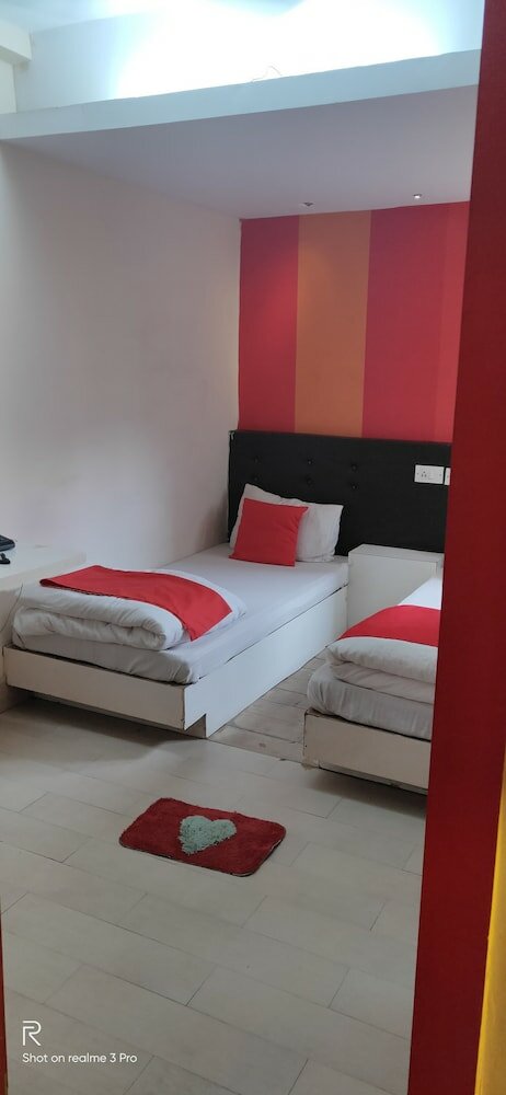 Фото Hotel B Residency
