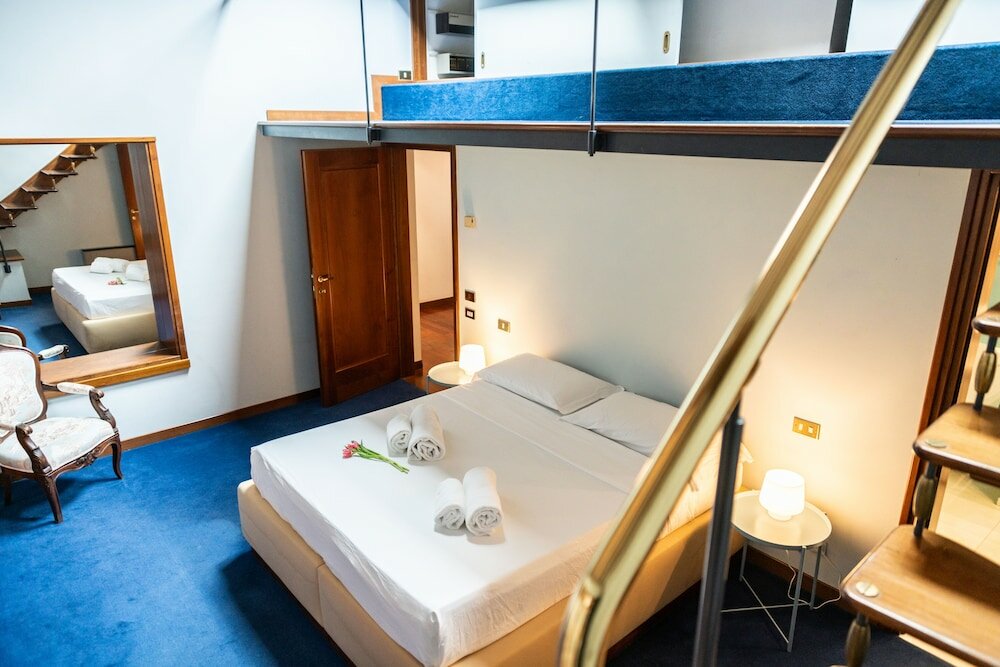 Фото Prestigious Residence Brà with a turret overlooking Verona