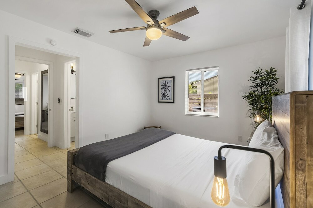 Фото Alani Bay Premium Condos