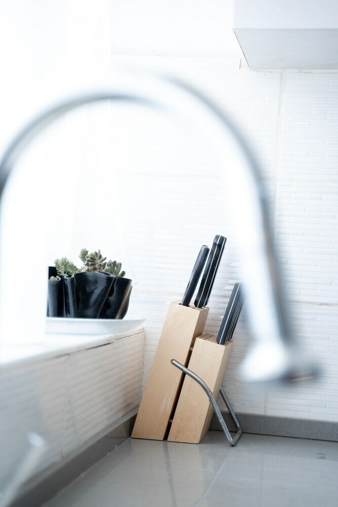 Фото Spacious 4bd House w Pool in Hezliya