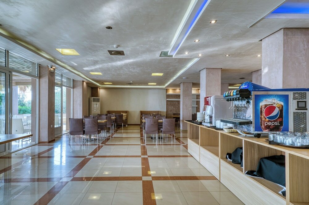 Фото Black and White Boho Resort