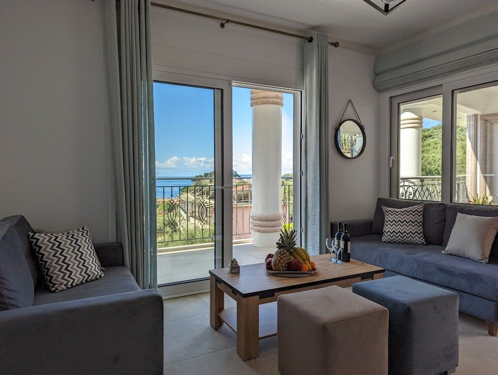 Фото Natura Luxury Suites Parga