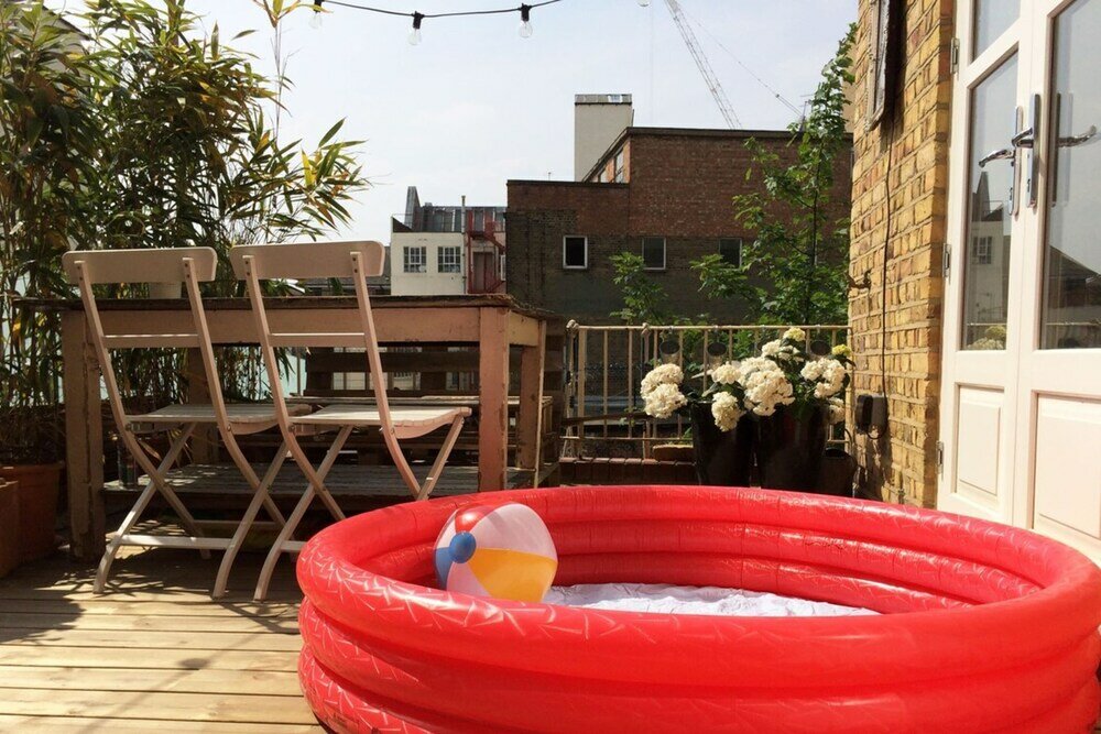 Фото Beautiful Canalside 1-bedroom Flat With Terrace