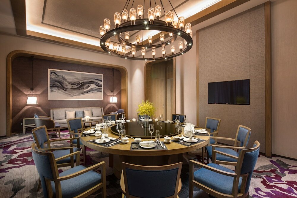 Фото Crowne Plaza Qingdao Oriental Movie Metropolis, an Ihg Hotel