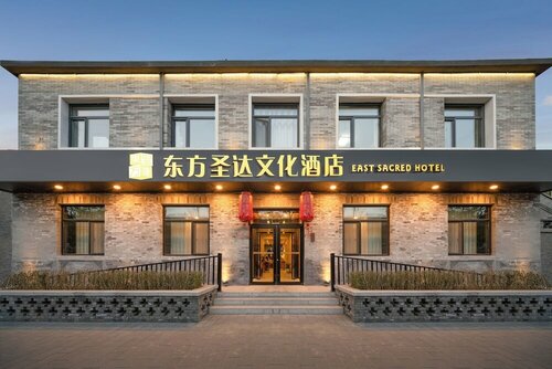 East Sacred Hotel