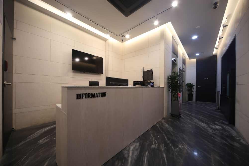 Фото Brown Dot Hotel Beomil