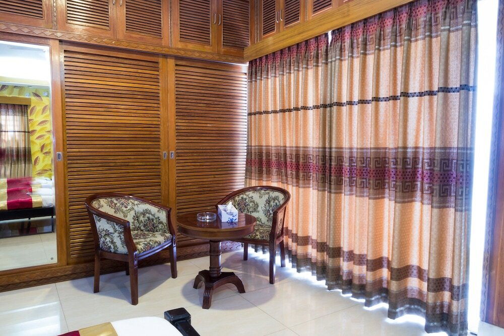 Фото Impiana Hotel Ltd