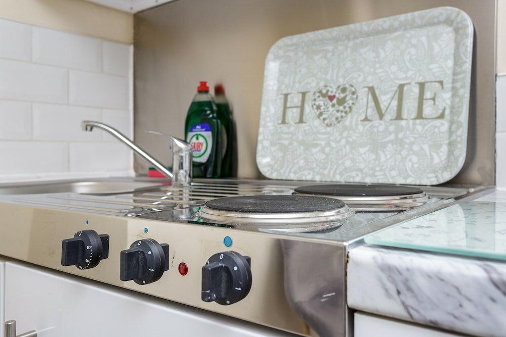 Фото St Mary's Modern Central Huge Studio Apartments