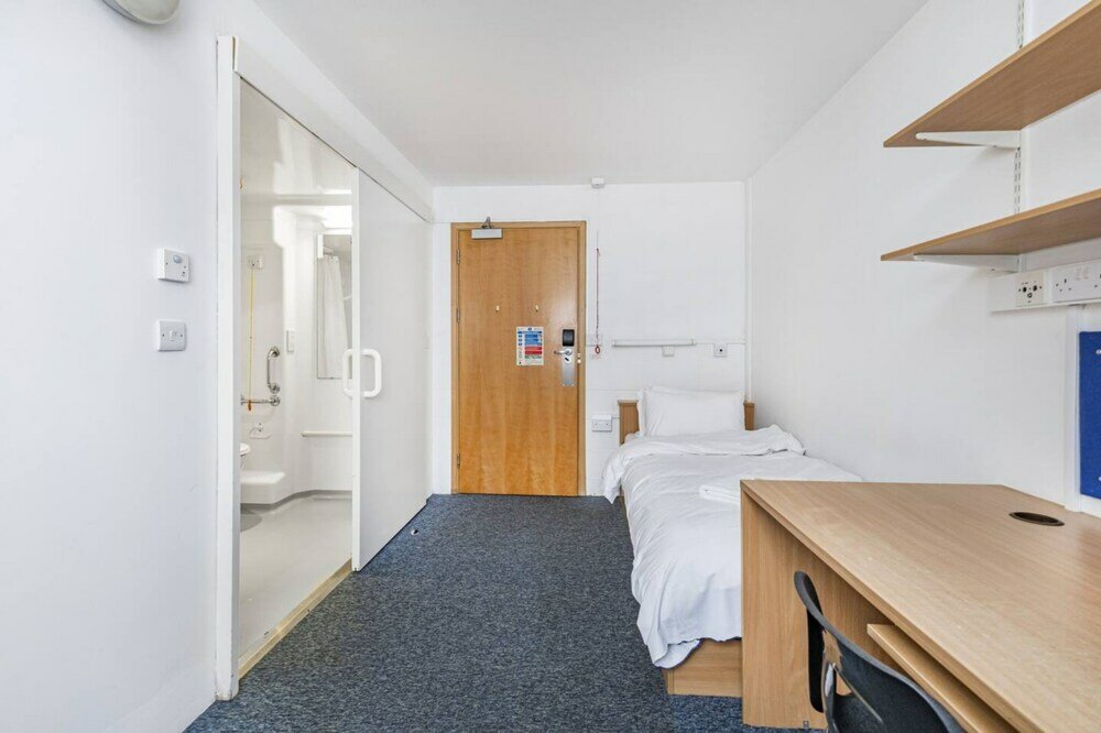 Фото Vibrant Ensuite Rooms - Hatfield - Hostel