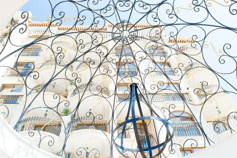 Фото Harmony Suites Saint Vlas