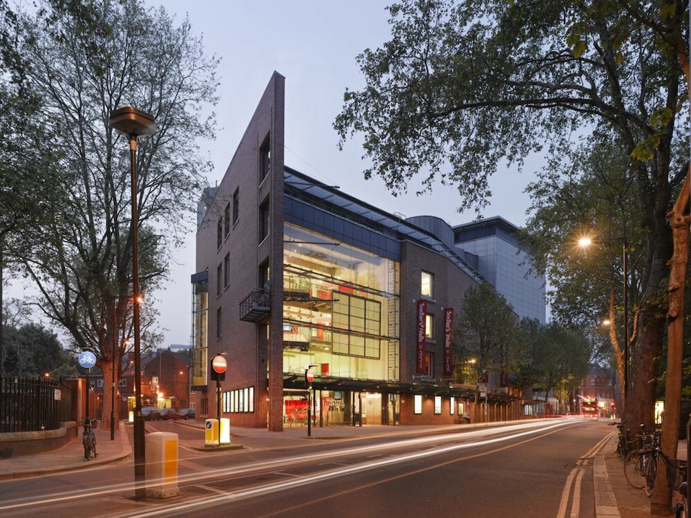 Фото DoubleTree by Hilton London Angel Kings Cross