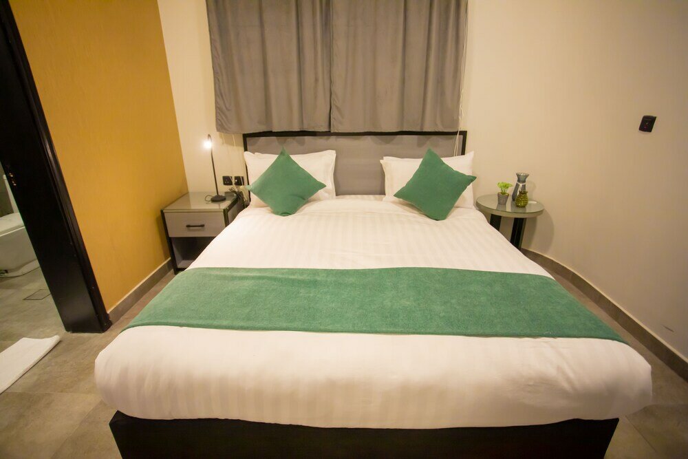 Фото Karims Hotel