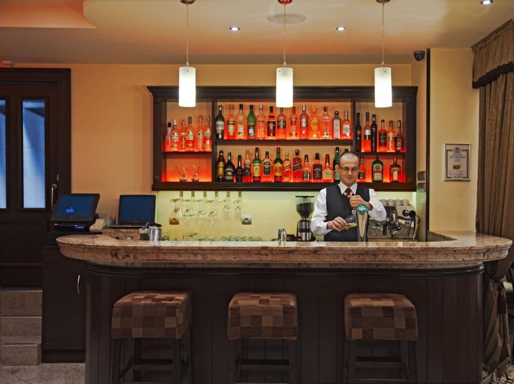 Фото Hotel Favorit