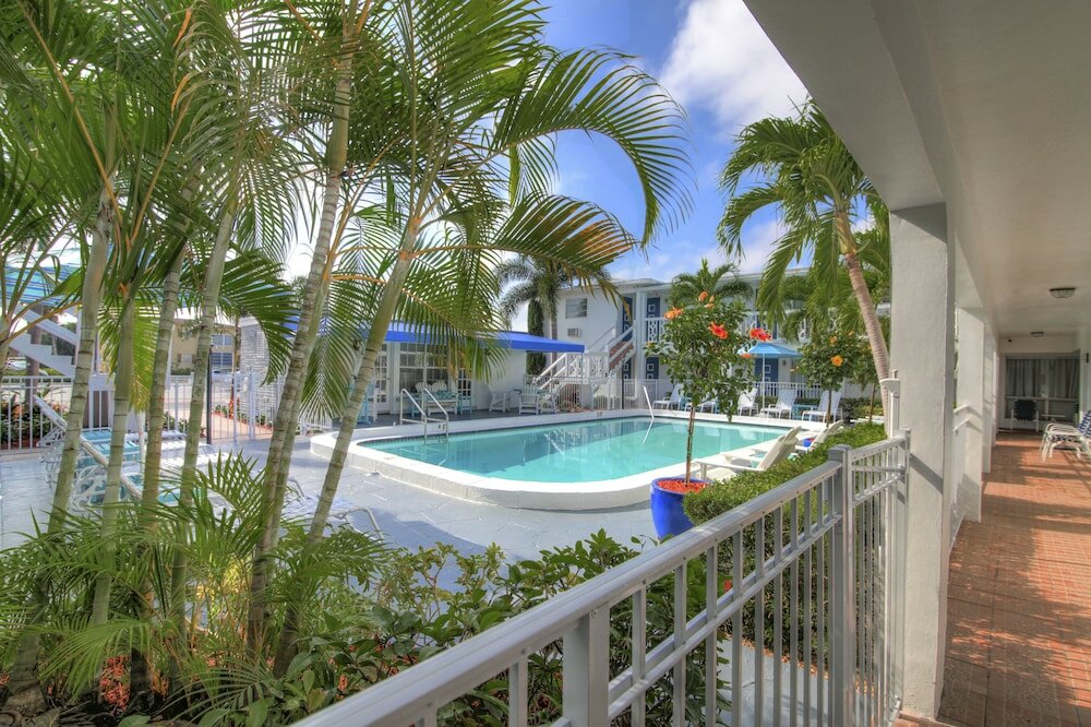 Фото May-Dee Suites