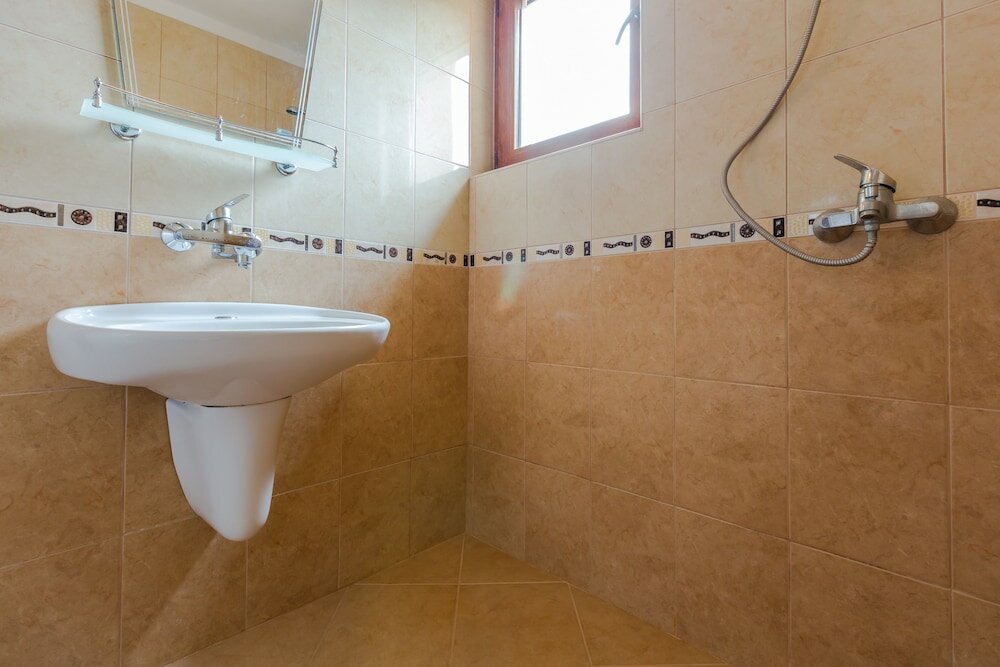 Фото Classic Double Room in Dafinka Guest House