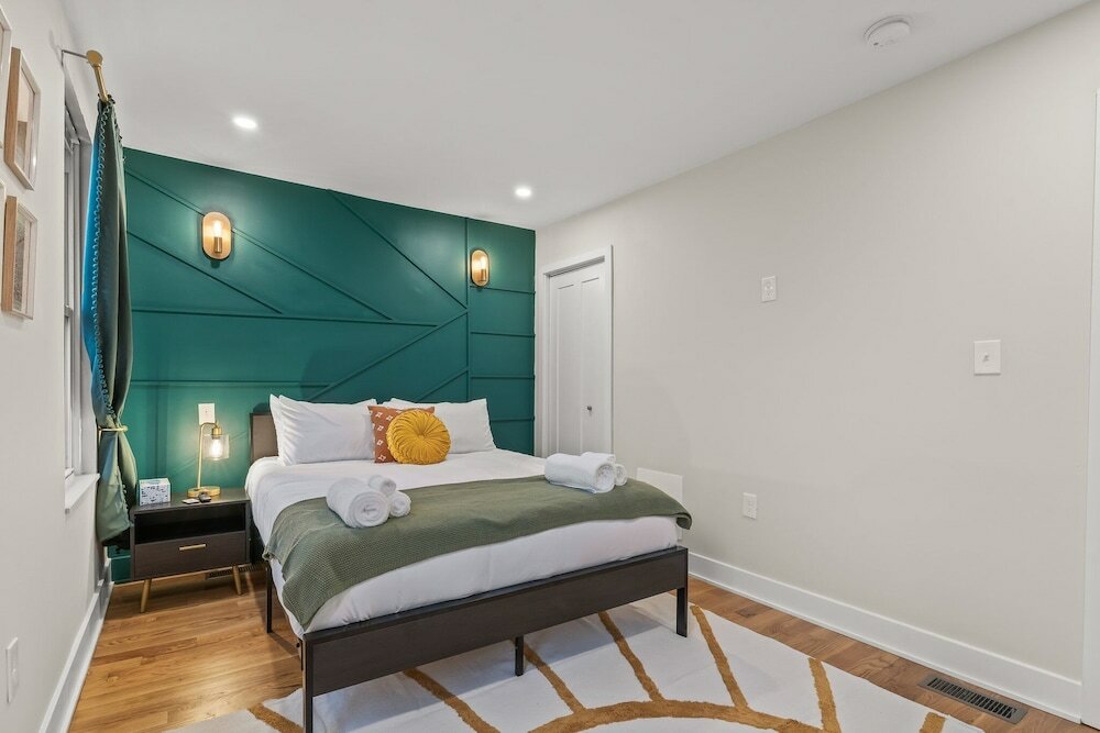 Фото Stylish 3-Bedroom Home in Philly