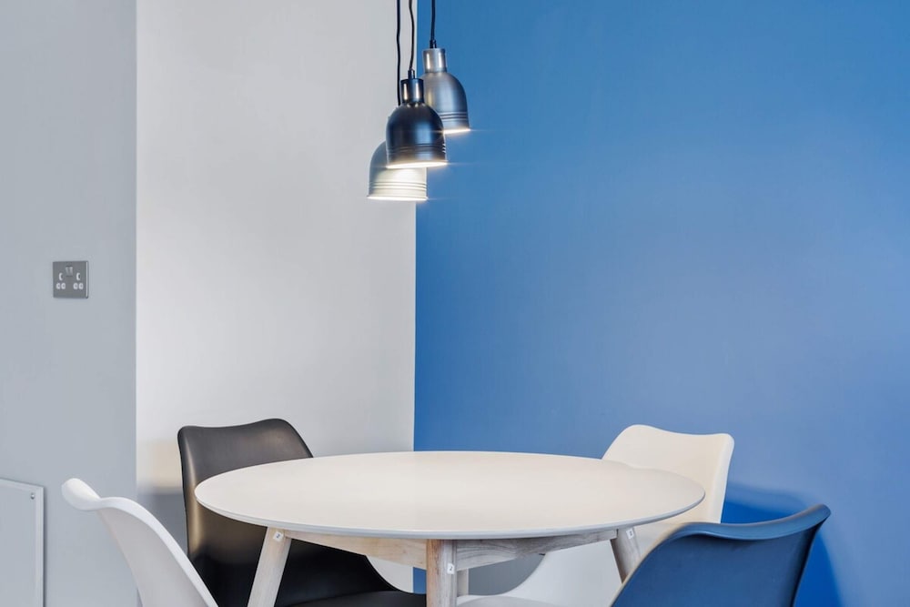 Фото Modern 3 Bedroom Apartment in Holborn