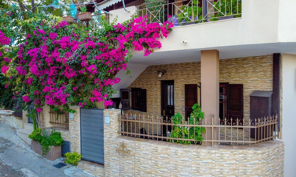 Фото MarGio Skiathos Apartments